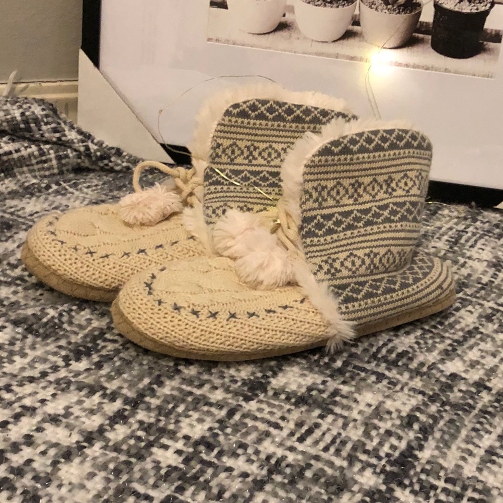 Slippers - Picture 4 of 5
